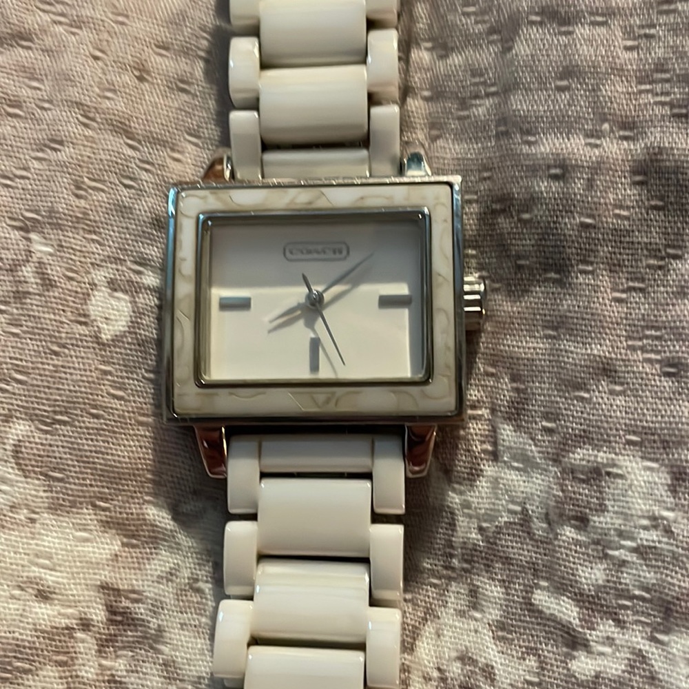 Vintage coach watch petite ! 1st edition of ceramic watch elegant